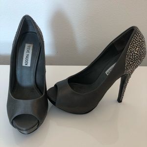 Size 6, Peep Toe, Gray | Steve Madden